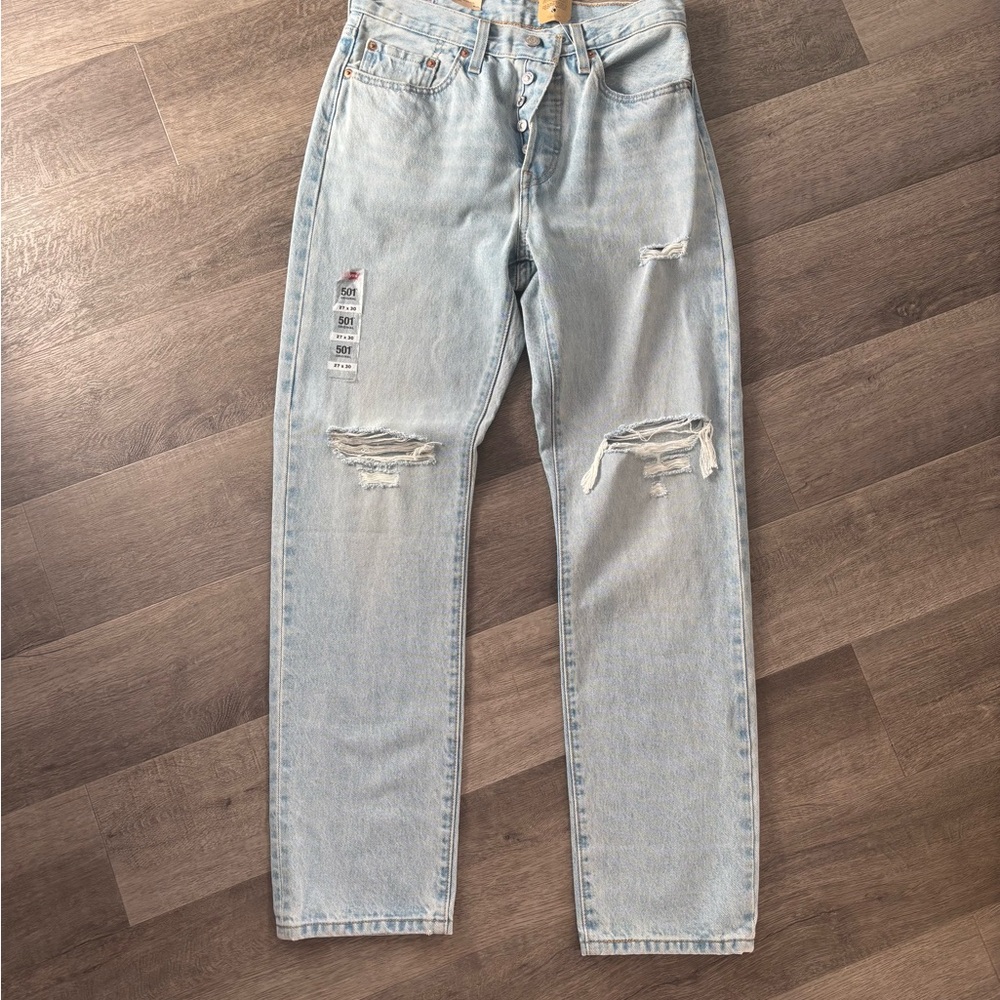Brand new with tags Levi's Light Blue Relaxed Women's Jeans